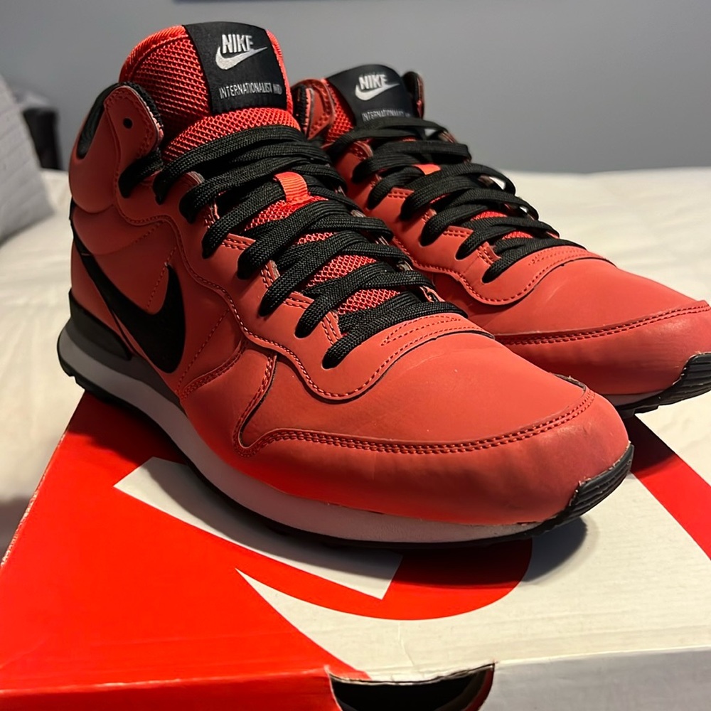 Nike Internationalist Mid Quickstrike Red Clay